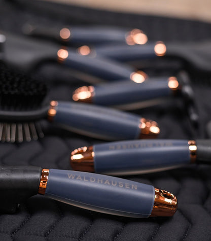 Waldhausen Bucket Brush with gel handle