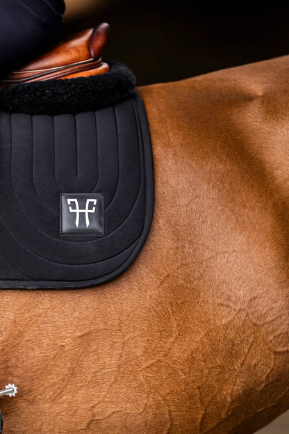 (Set) Horse Pilot Competition Riding Saddle Pad and Earnet