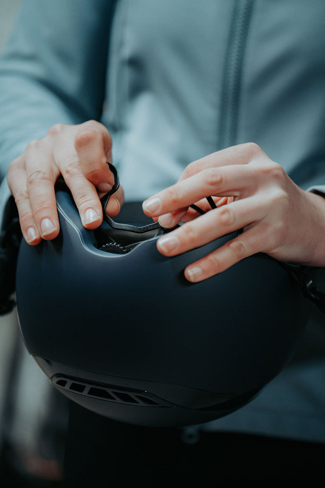 Pikeur Abus AirLuxe Pure Long Visor Helmet